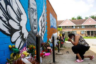 Minneapolis Teen Who Filmed George Floyd’s Death Honored With PEN America Award