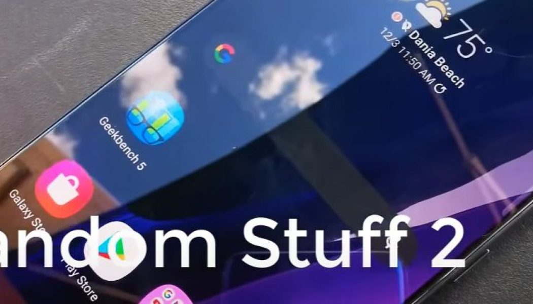 New video of Samsung Galaxy S21 Plus shows thin bezels around a flat display