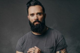 SKILLET’s JOHN COOPER: ‘If You Build Your Life On Top Of The Words Of Jesus Christ, You Will Be Unshakeable’