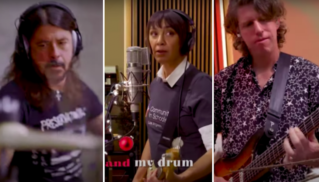 The Bird and the Bee Cover “Little Drummer Boy” with Medium Drummer Man Dave Grohl: Stream