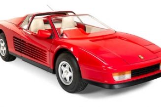 This Mini Ferrari Testarossa Is a Toy We Wanted Under Our Christmas Tree