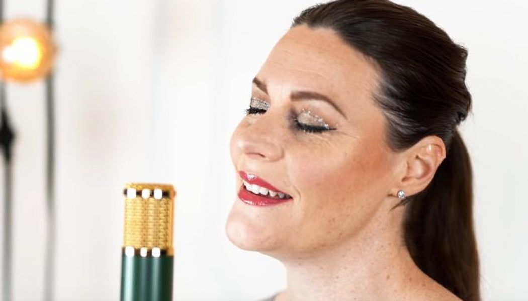 Watch NIGHTWISH’s FLOOR JANSEN Sing ‘Ave Maria’