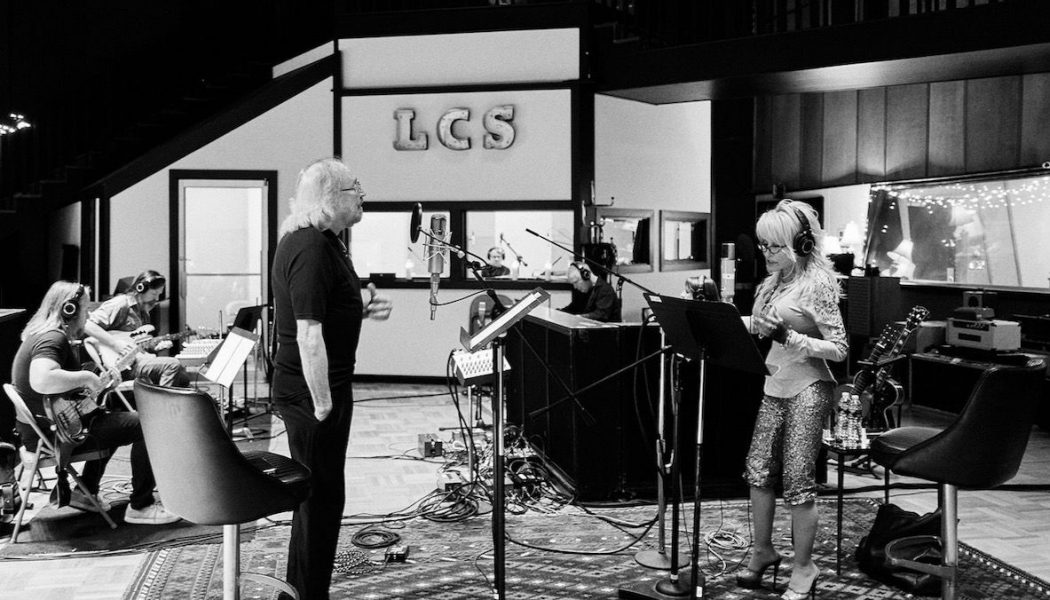 Barry Gibb Teams with Dolly Parton for New Version of Bee Gees’ “Words”: Stream