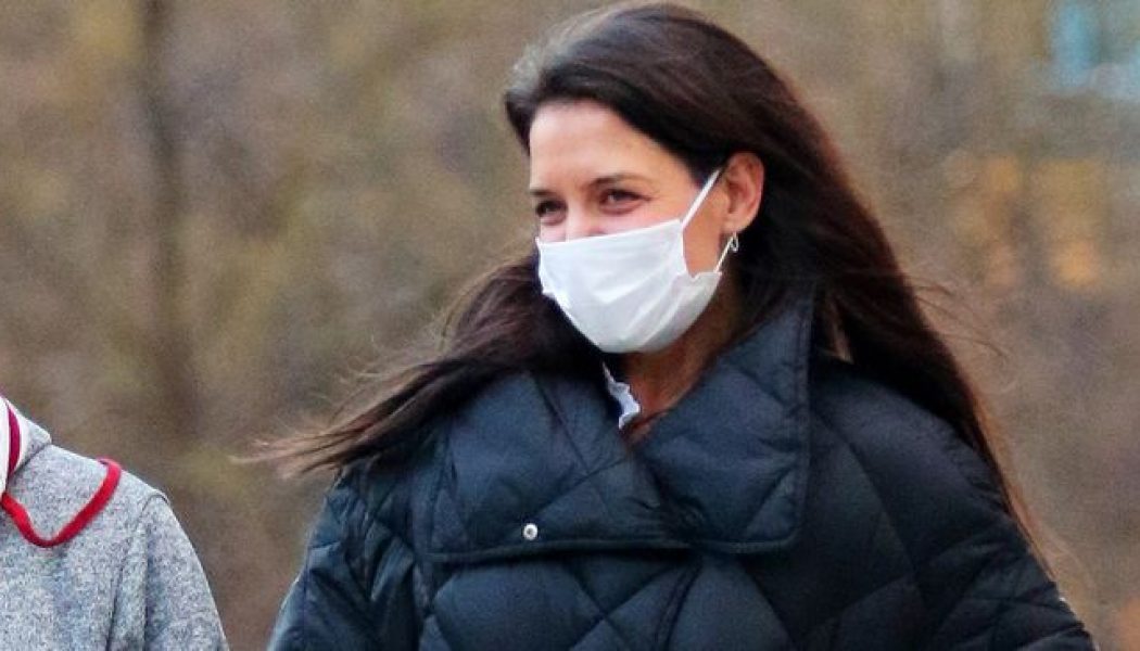 Katie Holmes’s £90 Mango Puffer Coat Is Exactly What I Need for My Daily Walks