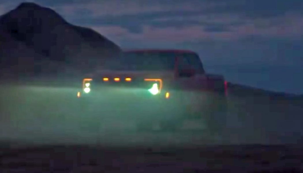 Look the 2021 Ford F-150 Raptor in the Face