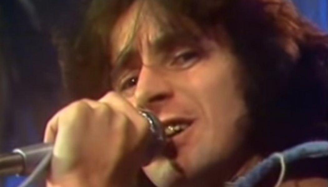 Previously Unheard Music From Late AC/DC Singer BON SCOTT Officially Released After 50 Years