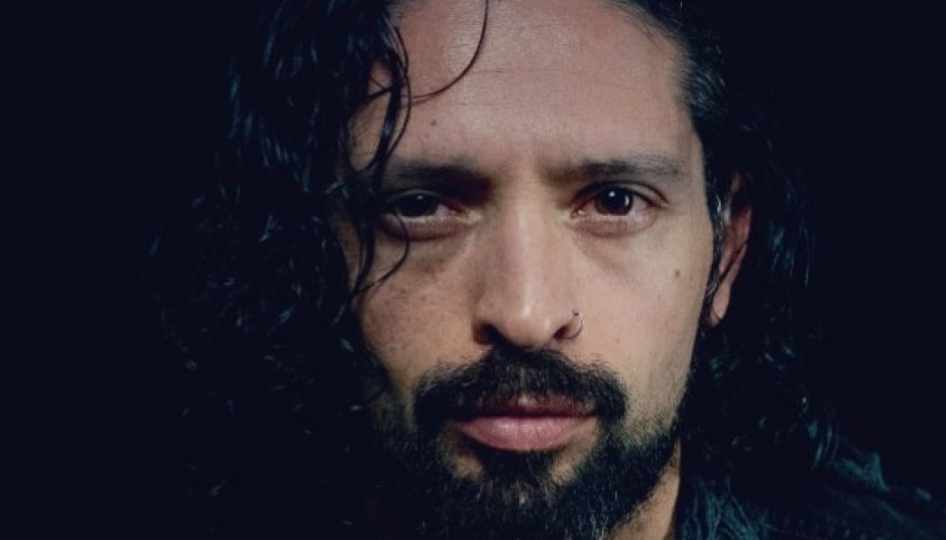 RAINBOW Singer RONNIE ROMERO Explains His Anti-Music Business Online Rant: ‘I Was Just Trying To Release All My Feelings’