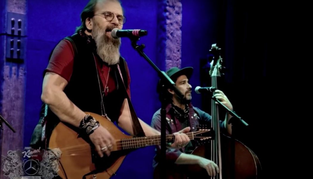 Steve Earle Honors to Justin Townes Earle with “Harlem River Blues” Cover on Kimmel: Watch