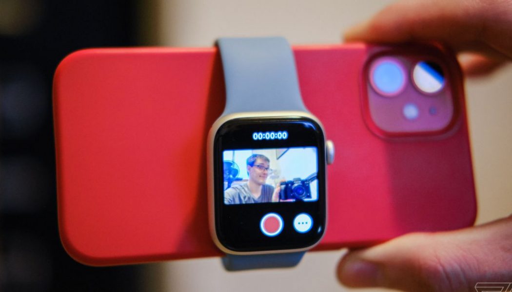 Today I learned your Apple Watch can double as a vlogging viewfinder