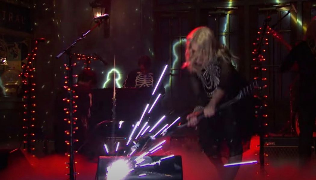 In Defense of Phoebe Bridgers Smashing Her Guitar on Saturday Night Live