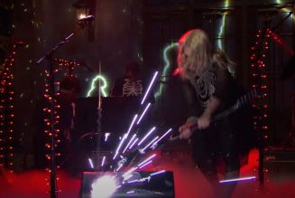 In Defense of Phoebe Bridgers Smashing Her Guitar on Saturday Night Live