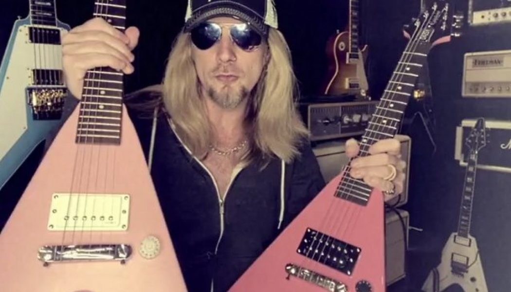 JUDAS PRIEST’s RICHIE FAULKNER ‘Sets Record Straight’ Regarding New Flying V Signature Guitar From GIBSON