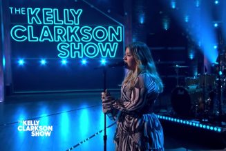 Kelly Clarkson Takes Us on a ‘Runaway Train’ to Nostalgia For Her Soul Asylum Cover