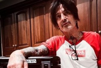 MÖTLEY CRÜE’s TOMMY LEE Is Working On A Christmas Song