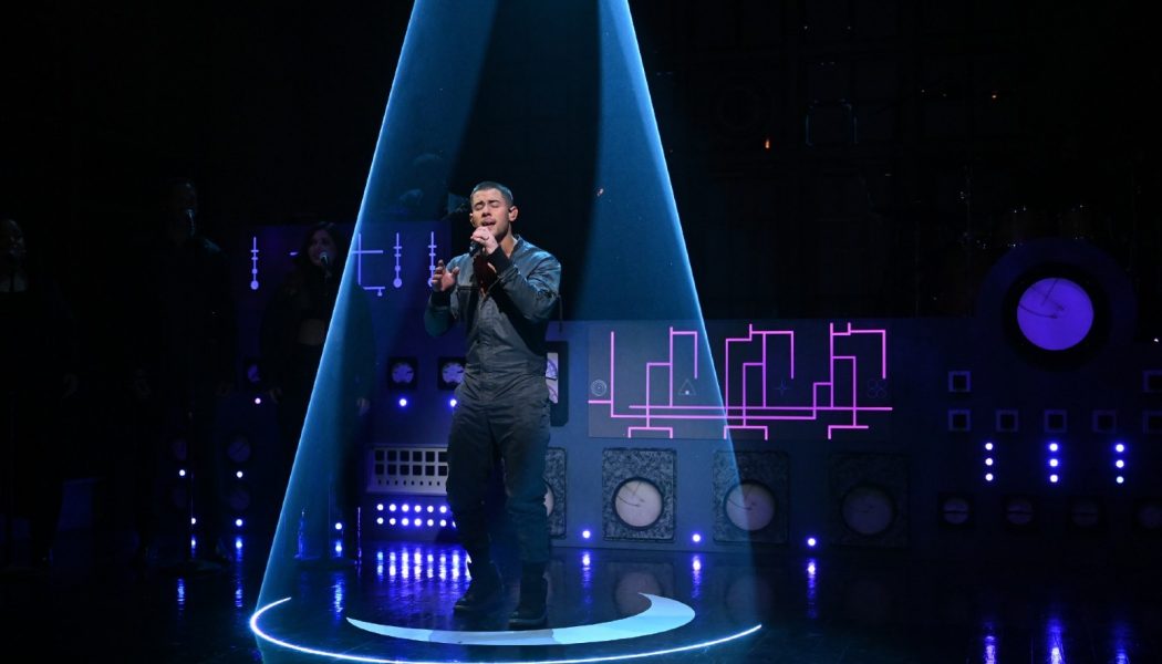 Nick Jonas Premieres New Songs ‘Spaceman’ & ‘This Is Heaven’ on ‘SNL’: Watch