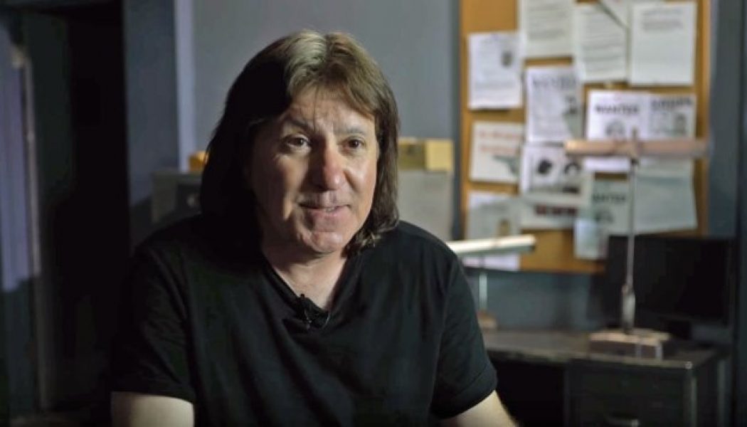 SIMON WRIGHT Says His ‘Phone Didn’t Ring At All’ When AC/DC Needed A Drummer For ‘Rock Or Bust’ World Tour