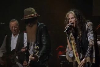 Watch Pro-Shot Video Of STEVEN TYLER And BILLY GIBBONS Performing FLEETWOOD MAC’s ‘Rattlesnake Shake’