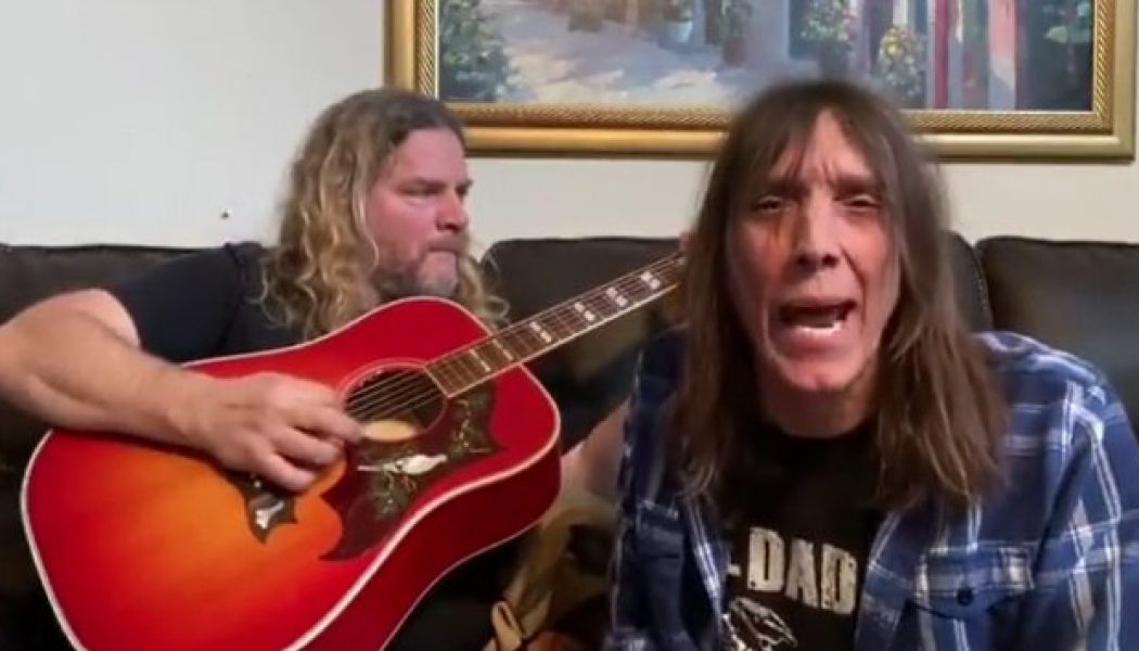 Watch TESLA’s FRANK HANNON And JEFF KEITH Perform Acoustic Version Of ‘Stir It Up’