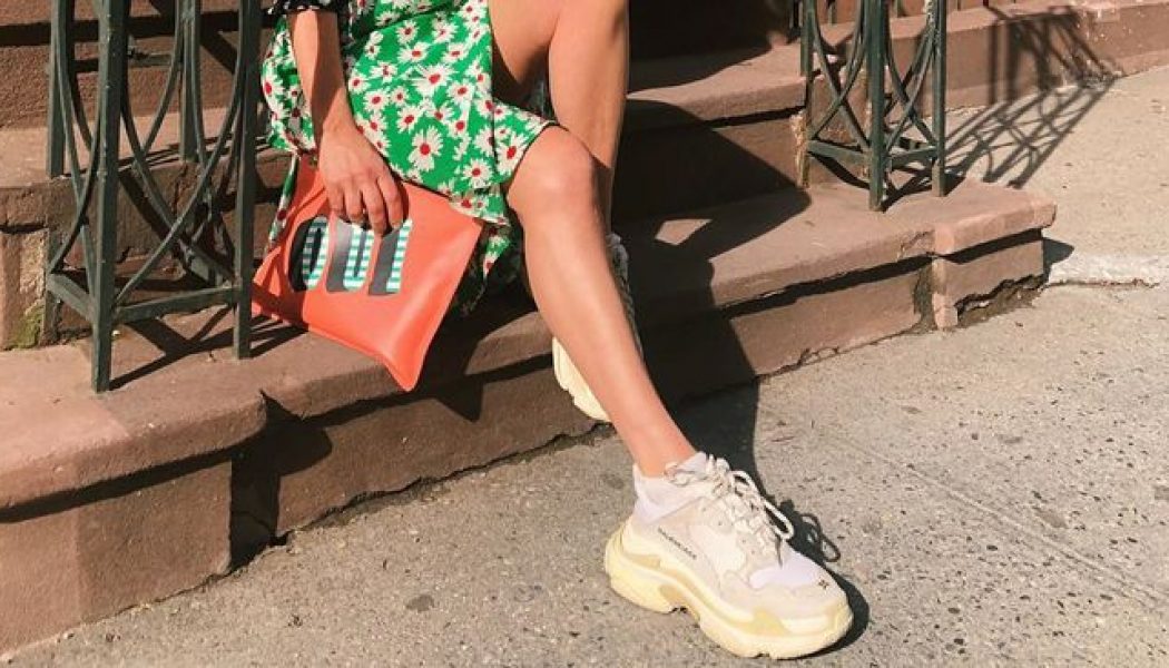 33 Outfits That Look 10/10 Styled With Trainers