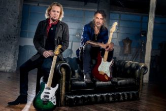 ADRIAN SMITH + RICHIE KOTZEN: Behind-The-Scenes Video On Making Of Debut Album