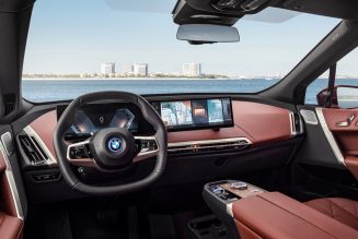 BMW’s new curved iDrive display is a ‘major step’ toward autonomous driving