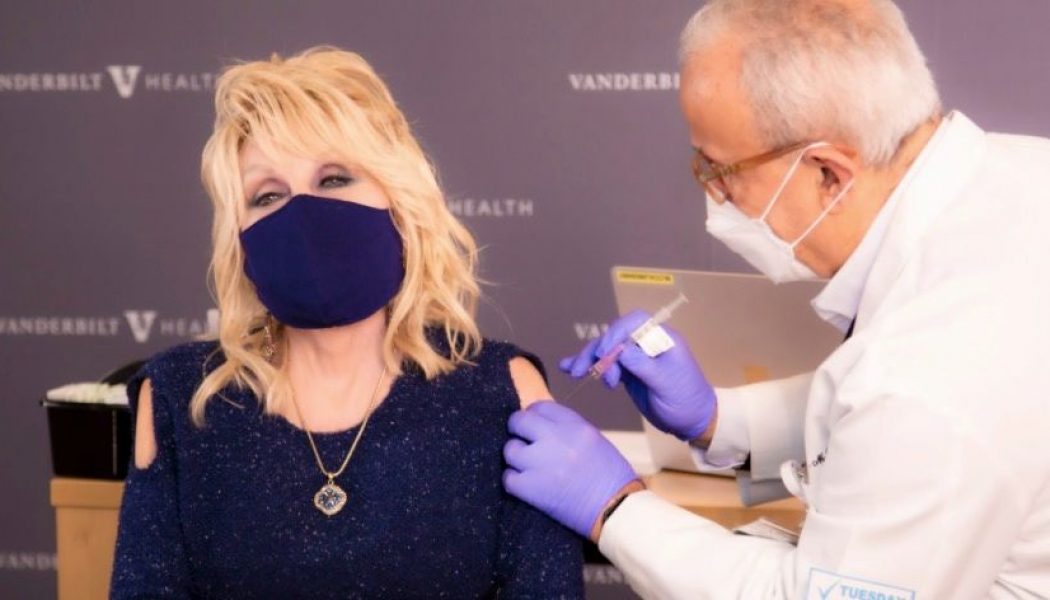 Dolly Parton Receives COVID-19 Vaccine That She Helped Fund