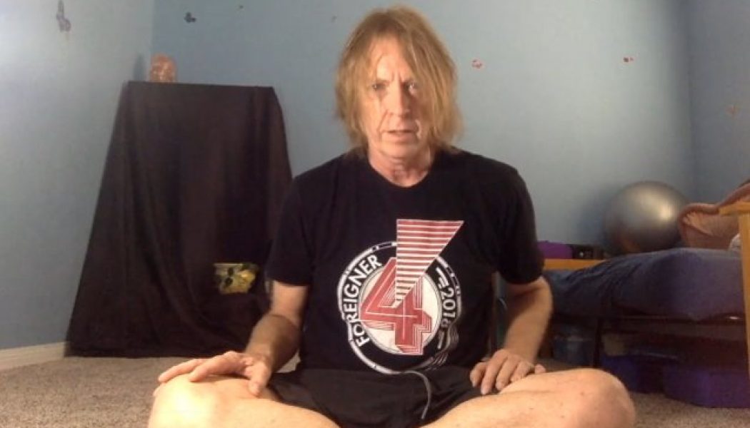 FOREIGNER/Ex-DOKKEN Bassist JEFF PILSON Is Writing A Yoga Book