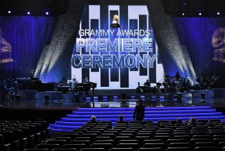 Grammy Awards Move to Monday for 2022 Awards Show