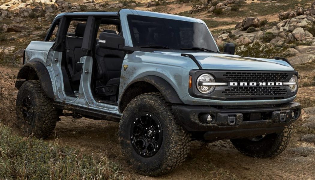 How Do You Remove the 2021 Ford Bronco’s Fenders?