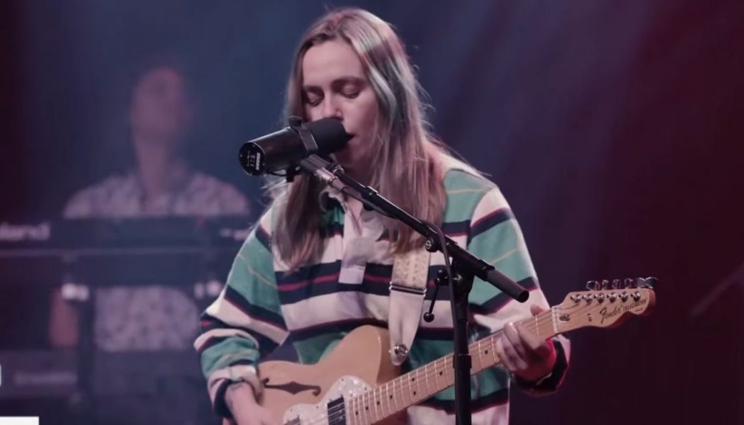 Julien Baker Performs “Hardline”, “Faith Healer”, and “Heatwave” on CBS This Morning: Watch