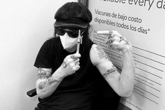 MÖTLEY CRÜE’s MICK MARS Receives First Dose Of COVID-19 Vaccine