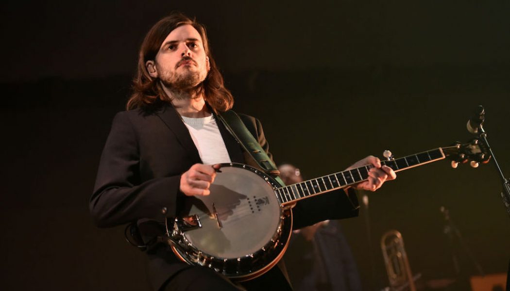 Mumford & Sons Banjo Player Praises Right-Wing Agitator Andy Ngo’s ‘Important’ Book