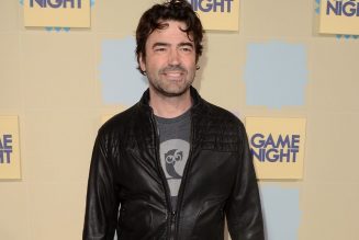 Ron Livingston Replacing Billy Crudup as The Flash’s Dad