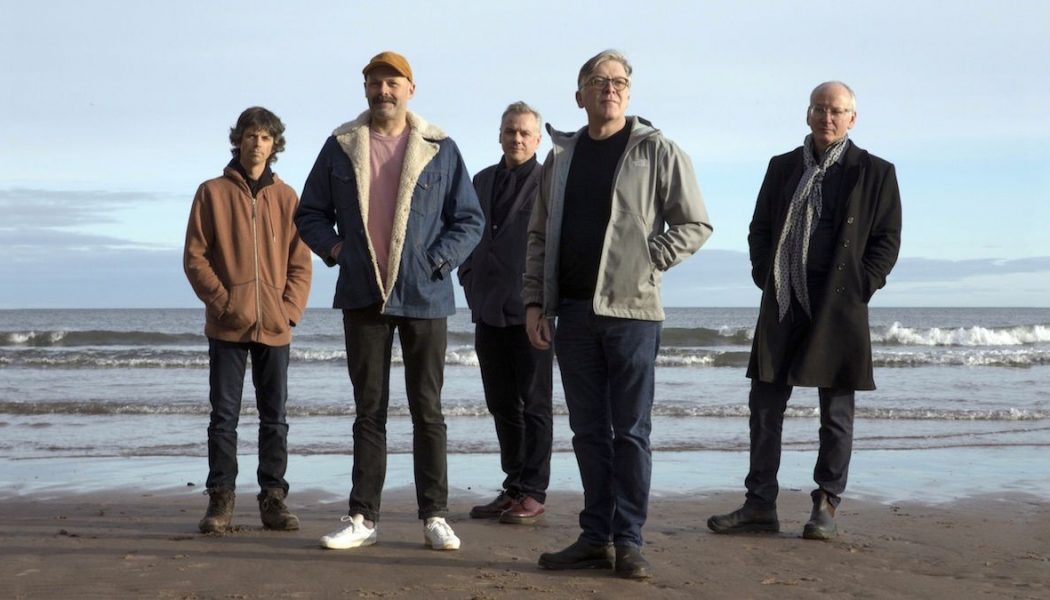 Teenage Fanclub Share New Single “The Sun Won’t Shine on Me”: Stream