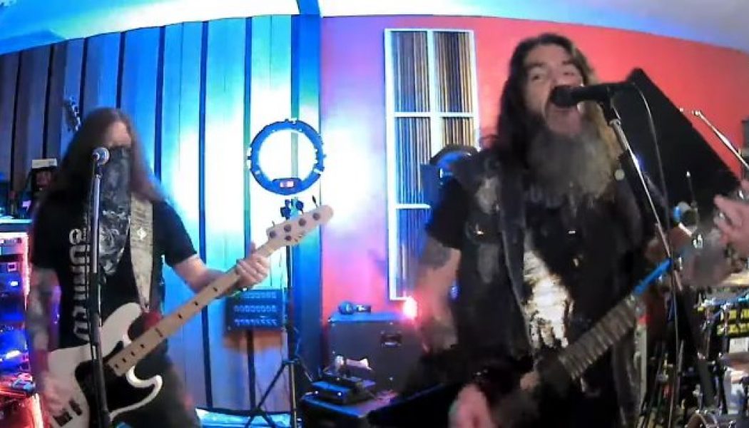 Watch MACHINE HEAD’s ROBB FLYNN And JARED MACEACHERN Perform Entire ‘The More Things Change…’ Album