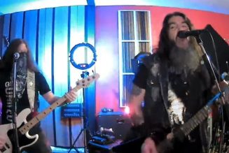 Watch MACHINE HEAD’s ROBB FLYNN And JARED MACEACHERN Perform Entire ‘The More Things Change…’ Album