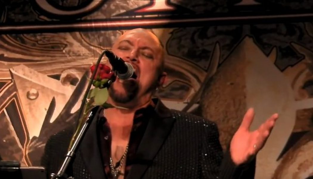 Watch Pro-Shot Video Of GEOFF TATE Performing QUEENSRŸCHE’s ‘Around The World’ At Socially Distanced Everett Concert