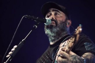 AARON LEWIS Talks Progress Of New STAIND Studio Album, Upcoming Solo Music