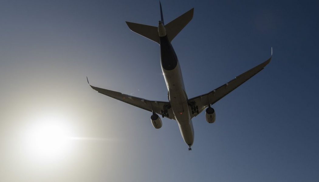 Airplane takes off a metric ton heavier than expected after computer error weighs adults as children