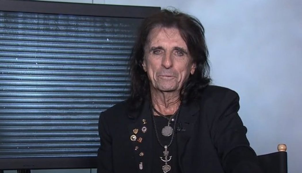 ALICE COOPER Urges Everyone To Get COVID-19 Vaccine, Says He Was ‘Knocked Out’ For Three Weeks After Contracting Virus