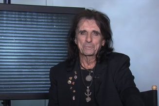 ALICE COOPER Urges Everyone To Get COVID-19 Vaccine, Says He Was ‘Knocked Out’ For Three Weeks After Contracting Virus