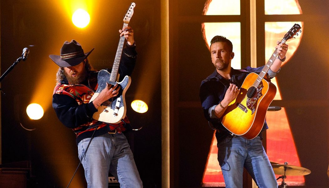 Brothers Osborne Close Out the 2021 ACM Awards With Electric Performance of ‘Dead’s Man Curve’