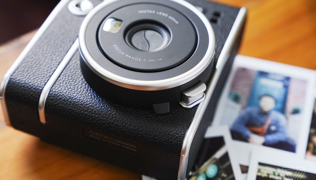 Fujifilm’s new Instax Mini 40 is a $100 vintage-looking toy