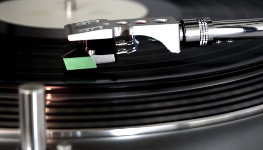 Here’s how the Internet Archive digitizes 78rpm records