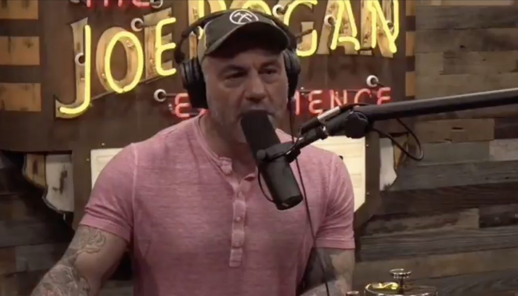 Joe Rogan Tells Young People Not to Get COVID-19 Vaccine