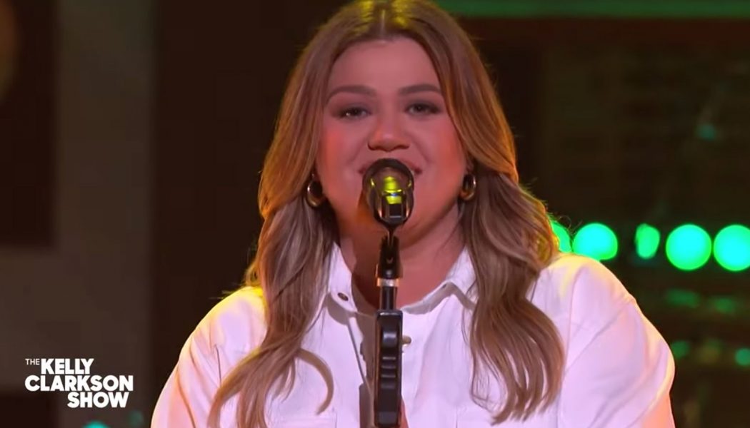 Kelly Clarkson Delivers Sassy Cover of Maren Morris’ ‘Rich’: Watch