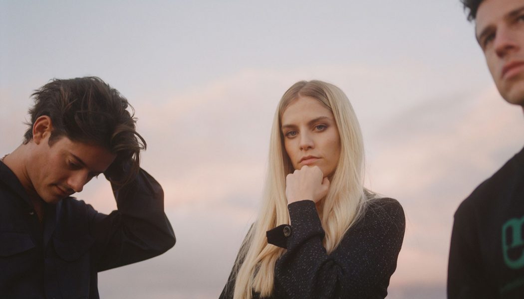 London Grammar Hurtling to U.K. Chart Crown With ‘Californian Soil’