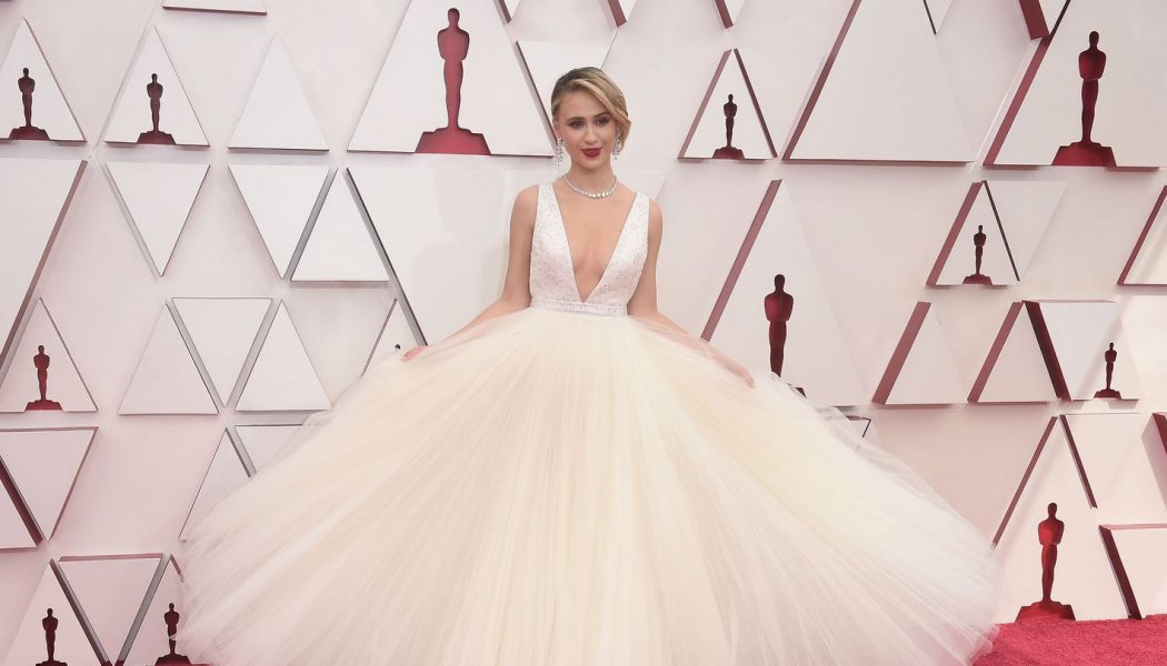 Oscars 2021 Red Carpet: See All The Jaw-Dropping Fashion