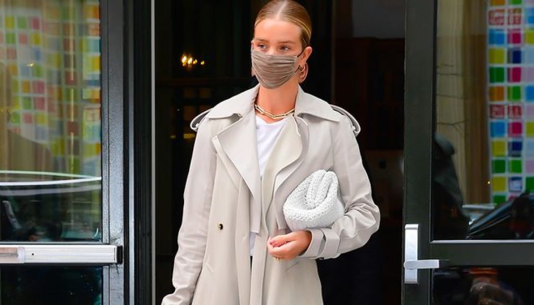 Rosie Huntington-Whiteley Just Wore the Perfect Legging-and-Sandal Combo