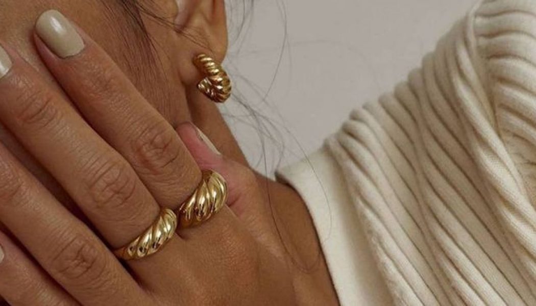 The 16 Prettiest Nail Colours We Keep Seeing on the Fashion Set